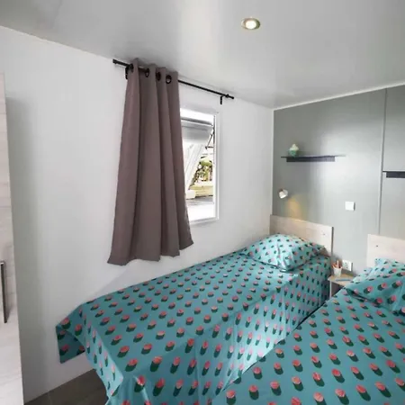 - Parc Aquatique - Ccagehb Kamp alanı Saint-Michel-Chef-Chef