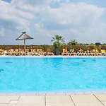 אתר קמפינג Zecamping Familial Parc Aquatique Et Piscine Couverte *