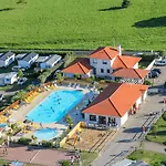 Zecamping Familial Parc Aquatique Et Piscine Couverte אתר קמפינג