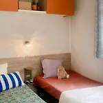 אתר קמפינג Zecamping Familial Parc Aquatique Et Piscine Couverte סנט-מישל-שף-שף