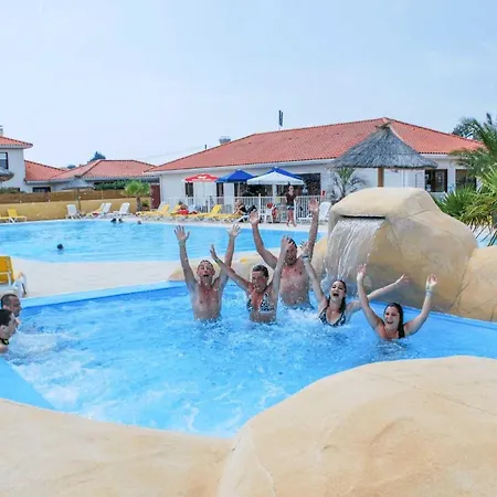 Zecamping Familial Parc Aquatique Et Piscine Couverte *